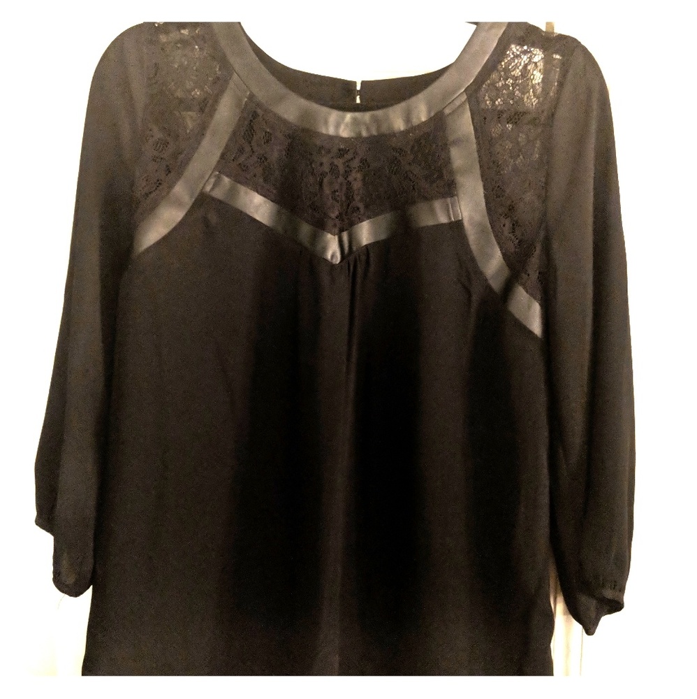 Black Lacey 3/4 Sleeve Top